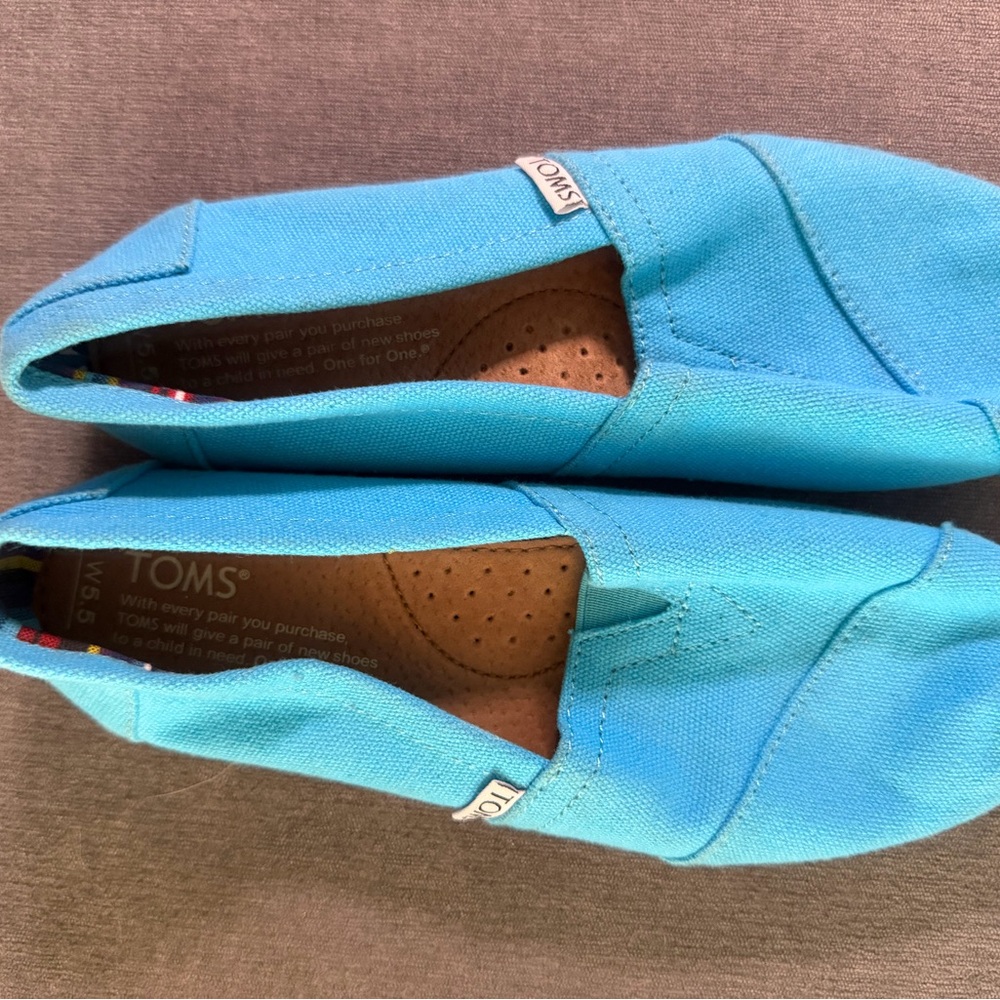 TOMS Slip-On Canvas Shoes in Turquoise Blue